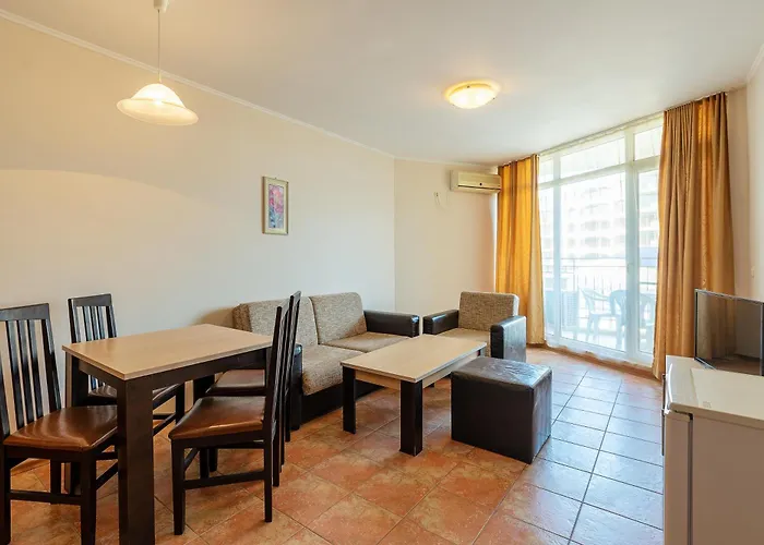 Апартамент Midia Ахелой